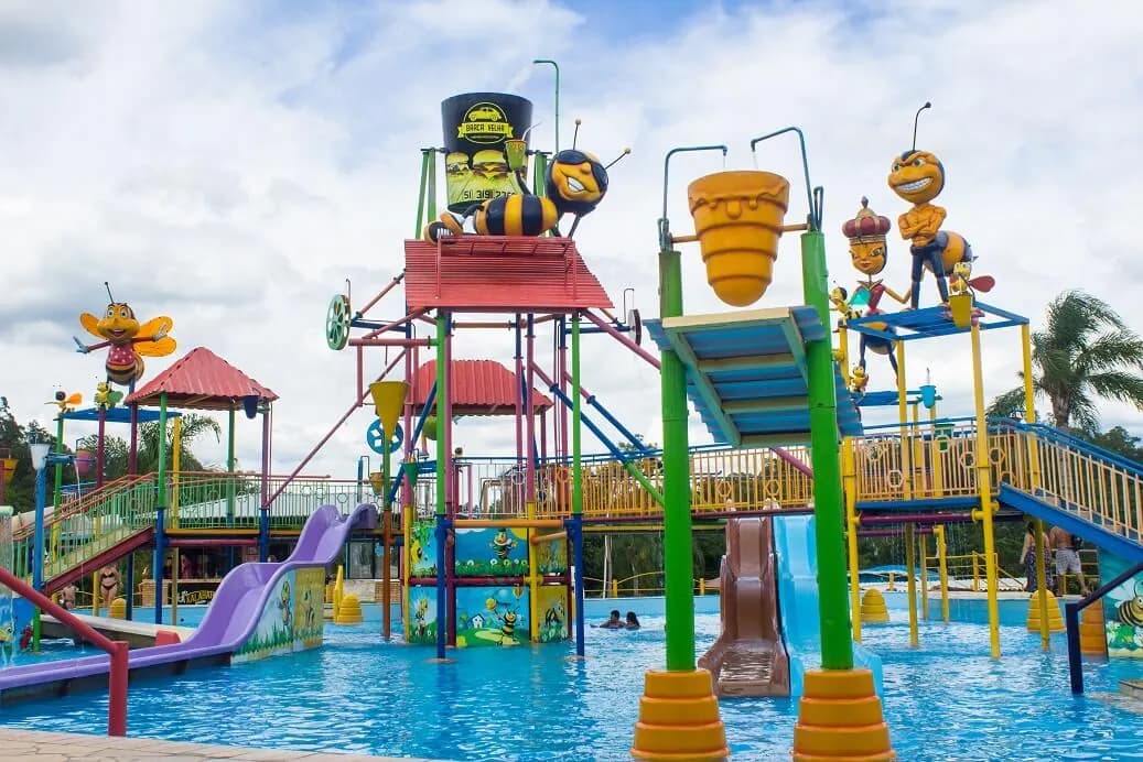 Brinquedo aquático Crazy Bee com abelhas e escorregadores infantis